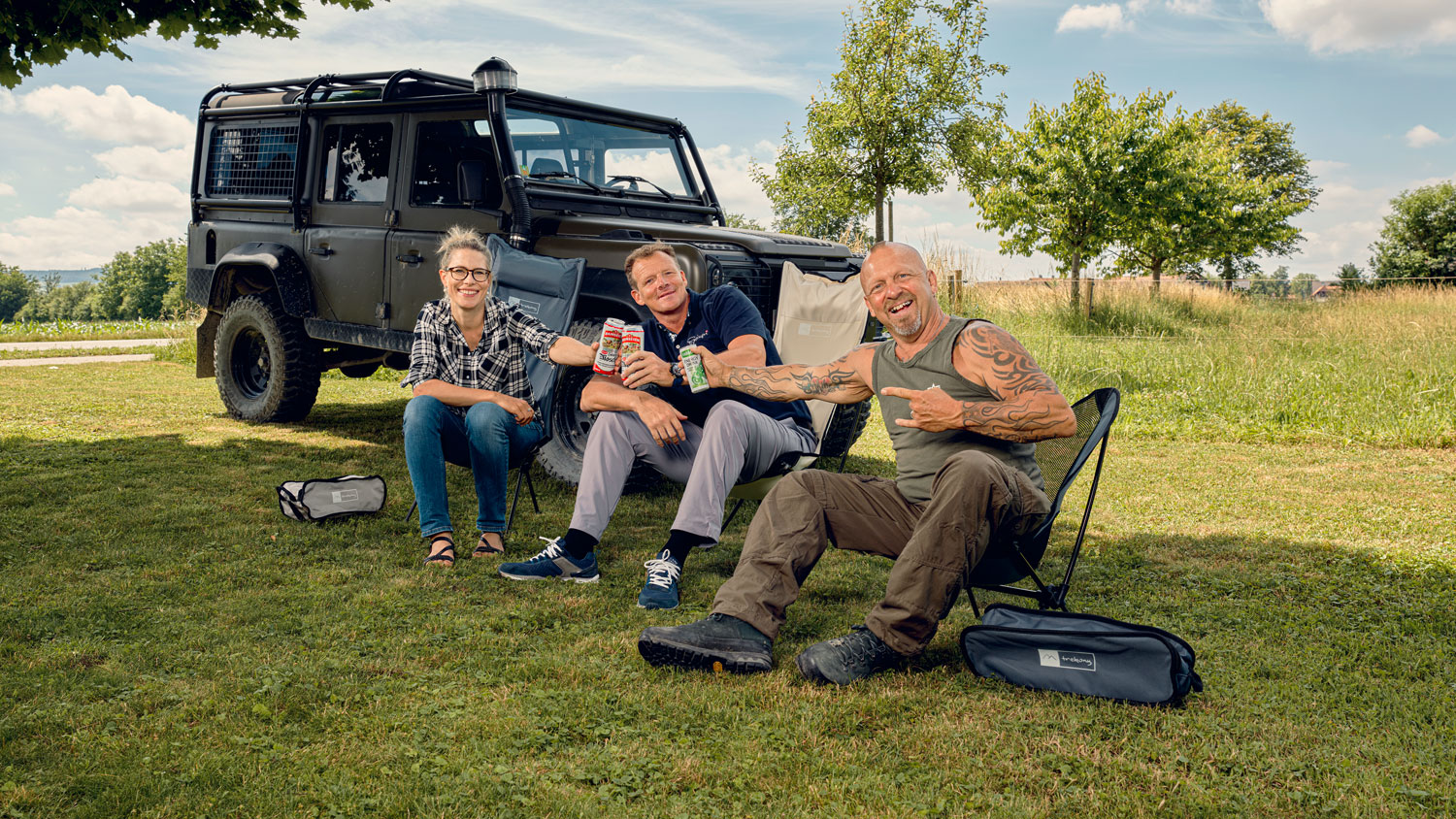 Trekony Campingstühle mit Sonia Kälin, Kevin Schläpfer und Gölä
